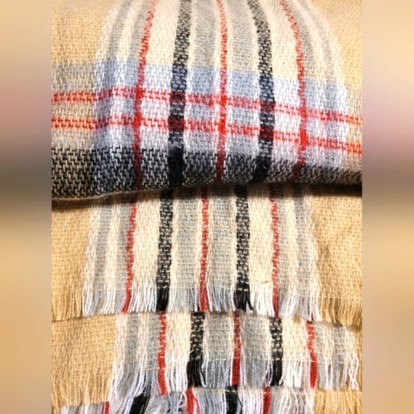 Plaid Burburry Inspired Fringed Fall Winter Scarf 25"×80" - Picture 3 of 6